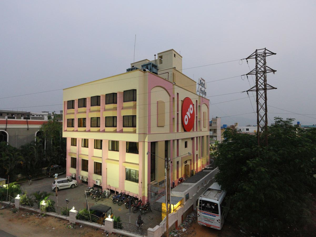 טירופאטי Oyo 1081 Hotel Sindhu International מראה חיצוני תמונה