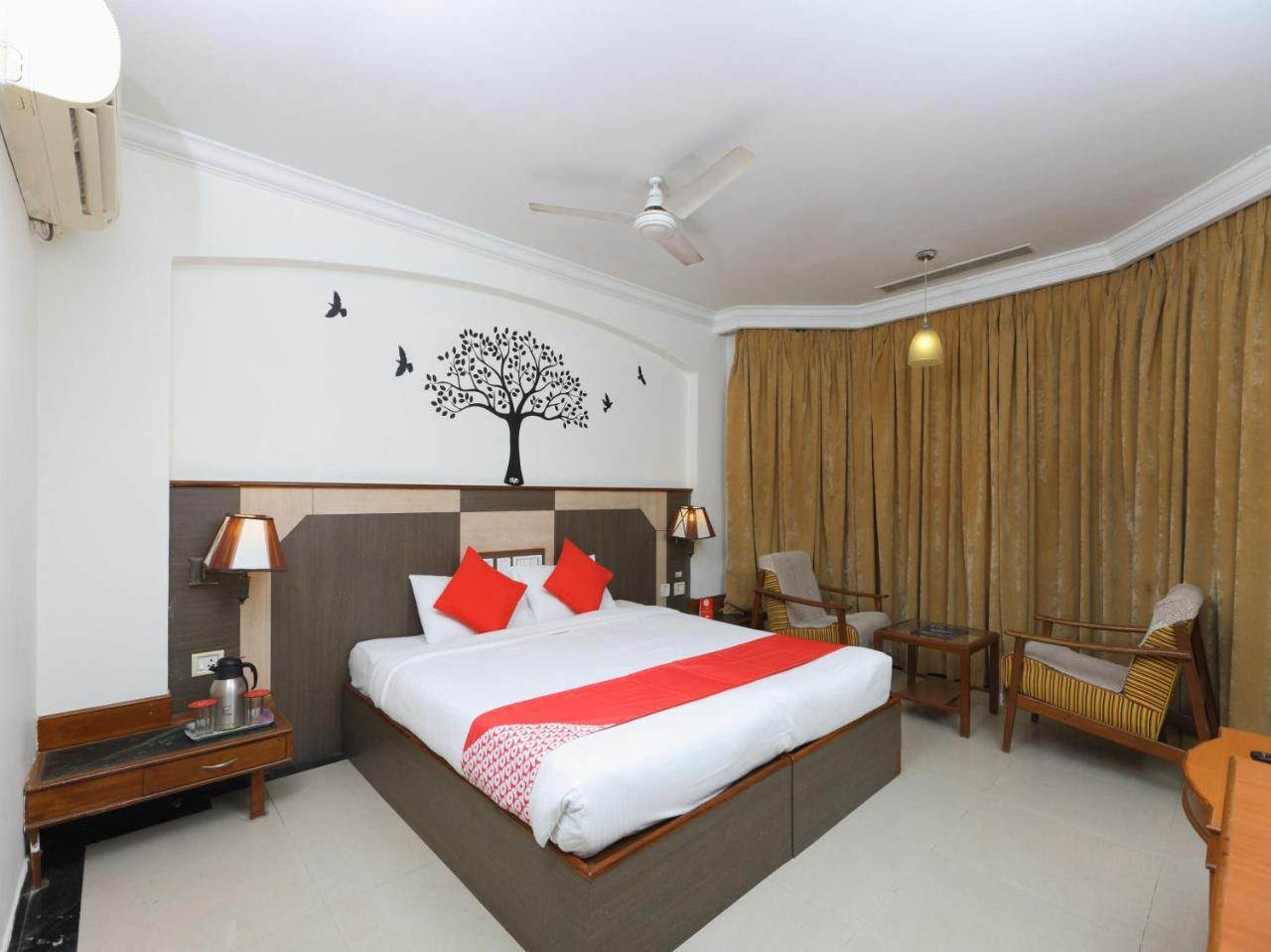 טירופאטי Oyo 1081 Hotel Sindhu International מראה חיצוני תמונה