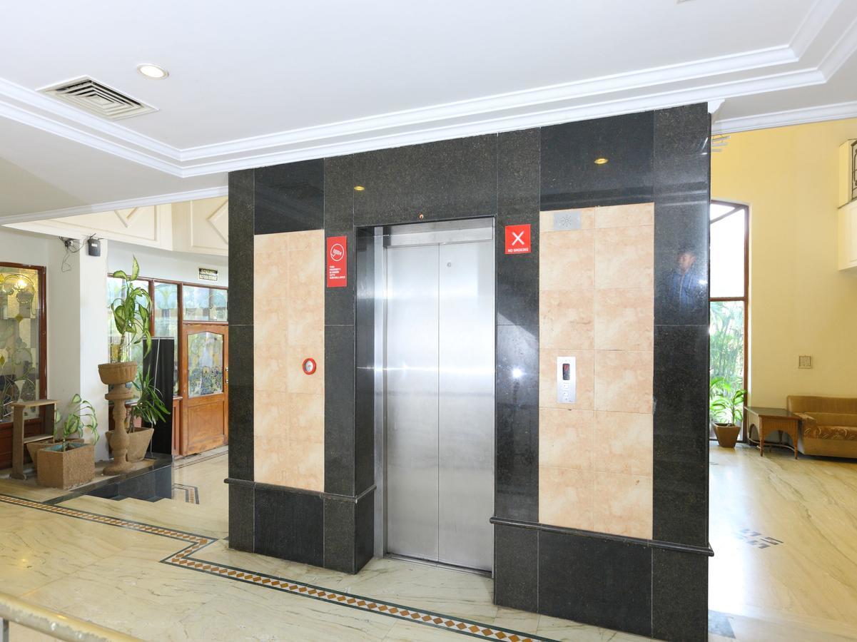 טירופאטי Oyo 1081 Hotel Sindhu International מראה חיצוני תמונה